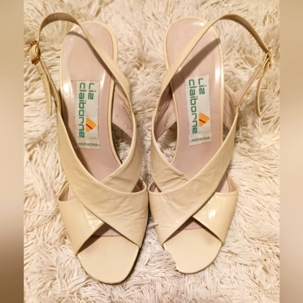 LIZ CLAIBORNE CREAM SLING BACK HEEL. SIZE 7.5.